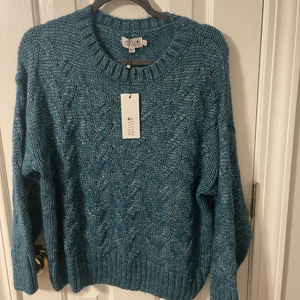 Molly Bracken lightweight sweater.  L